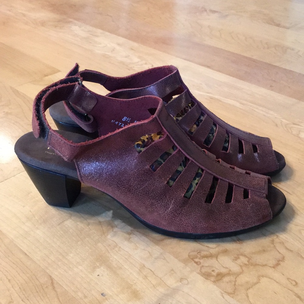 Munro Abby Slingback Sandals Metallic Crackle Leather